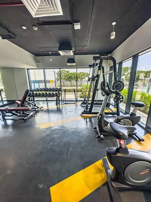 두바이 Sleek 2Br With Cycling Paths 아파트